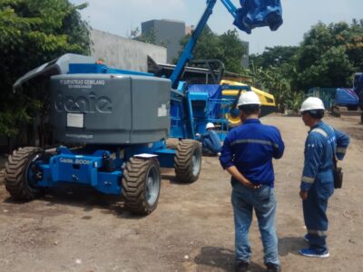 Rental Boomlift/Manlift di sidoarjo