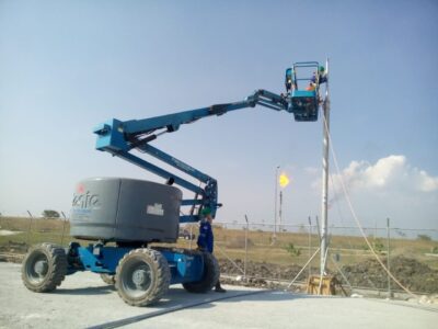 Rental Boomlift/Manlift di surabaya