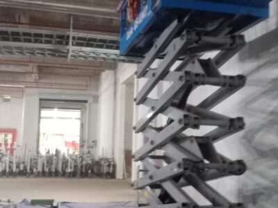 Rental scissor lift di surabaya