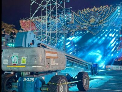 Sewa Scissor lift atau Tangga Elektrik di Kendal