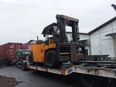 sewa harian forklift murah surabaya 082131404044