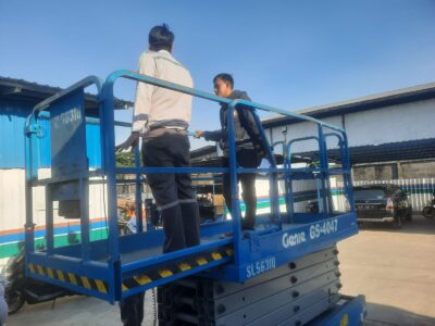 sewa scissor lift lengkap terpercaya Malang jatim
