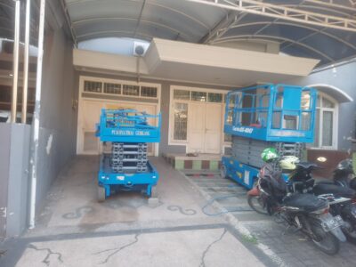 sewa scissor lift dan boom lift Pasuruan jawatimur