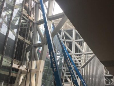 sewa boom lift terpercaya Gresik Surabaya Sidoarjo