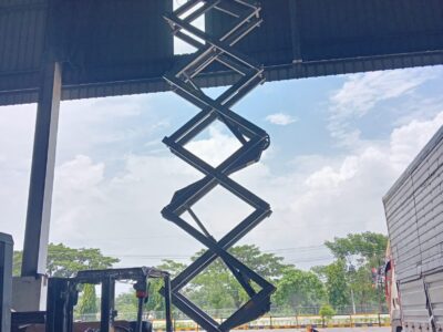 Sewa Scissor lift dan Boom lift Sidoarjo Surabaya