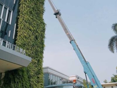 sewa sky lift truck pju Gresik Surabaya Sidoarjo