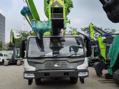 sewa / rental Crane terpercaya Gresik Surabaya