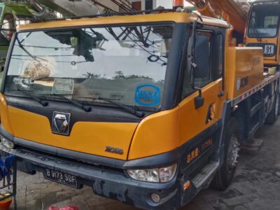 sewa / rental Crane terpercaya Gresik Surabaya