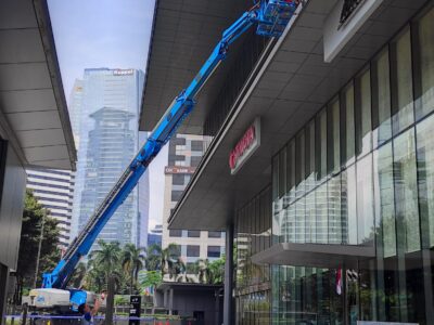 sewa / rental boom lift dan scissor lift Tangerang