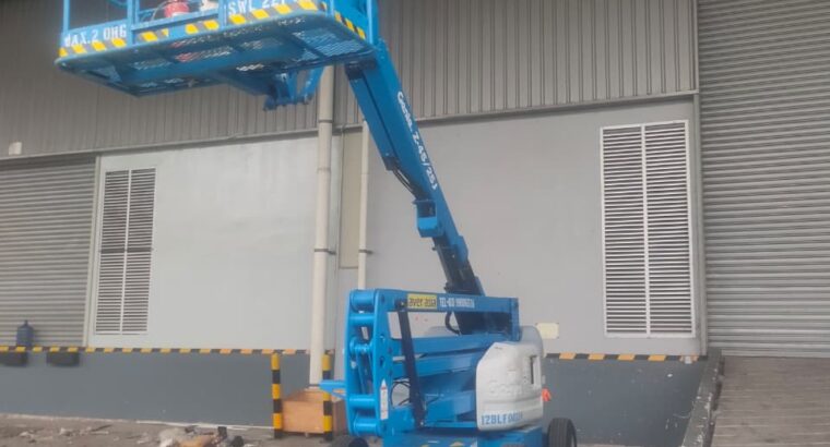 Solusi Ketinggian Tanpa Batas: Sewa Boom Lift